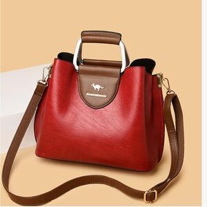 Beautiful leather crossbody in excellent condition. lots of roomy compartments